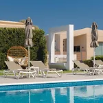 Bed & Breakfast White Canvas Boutique Laganas