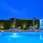 White Canvas Boutique Bed & Breakfast Laganas