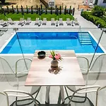 White Canvas Boutique Bed & Breakfast