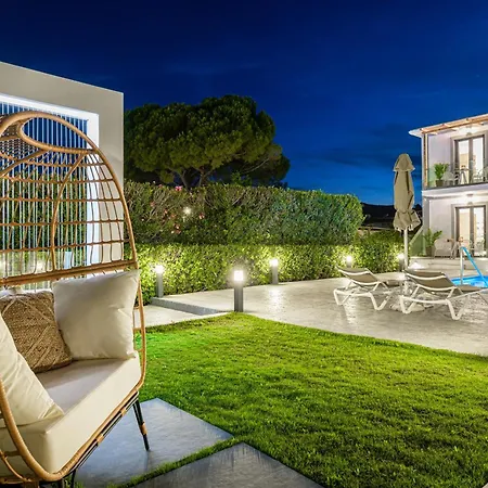 White Canvas Boutique Bed and breakfast 4*