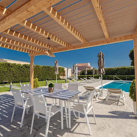 White Canvas Boutique 住宿加早餐酒店 4*