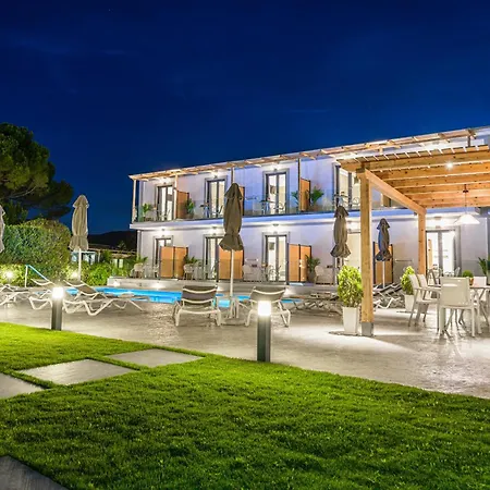 White Canvas Boutique Bed and breakfast Laganas