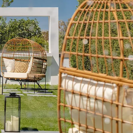 White Canvas Boutique 拉加纳斯