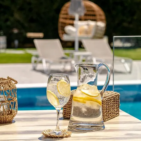 Bed and breakfast White Canvas Boutique 4*