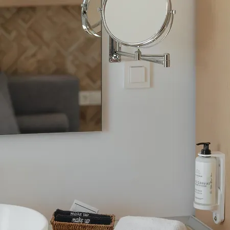 Bed and breakfast White Canvas Boutique 4*