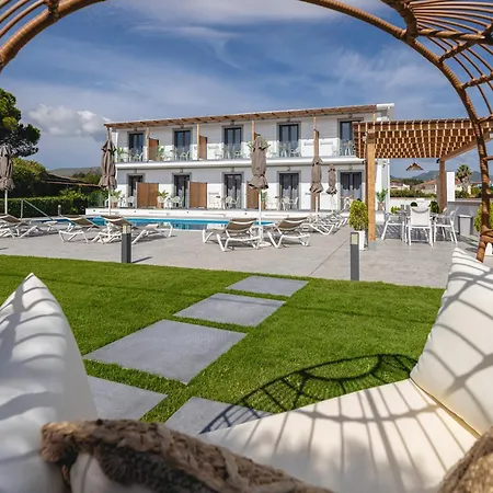 Bed & Breakfast White Canvas Boutique Laganas