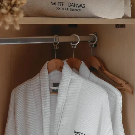 White Canvas Boutique 4*