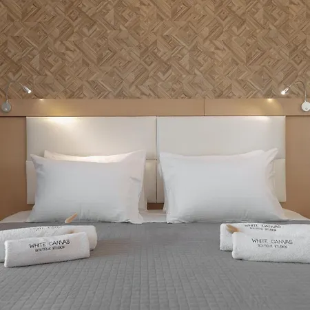 Bed and breakfast White Canvas Boutique