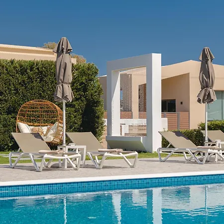 Bed and breakfast White Canvas Boutique Laganas