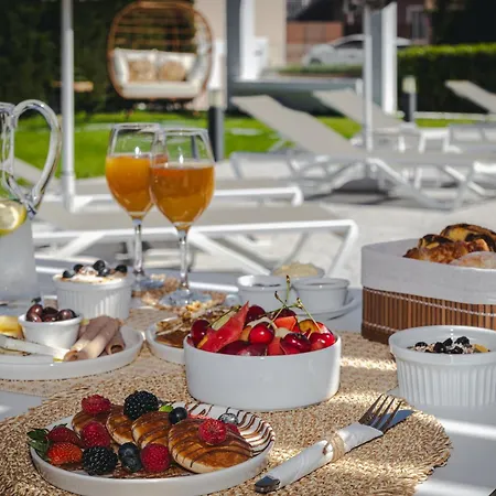 White Canvas Boutique