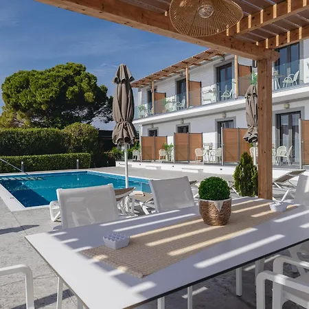 Bed and breakfast White Canvas Boutique