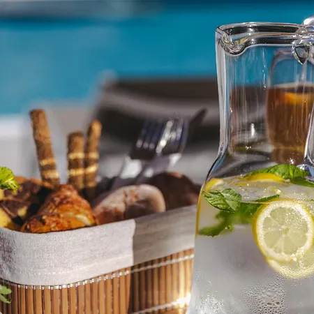 White Canvas Boutique 住宿加早餐酒店 4*