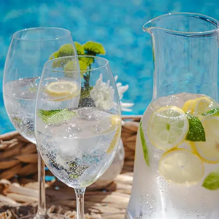 White Canvas Boutique 拉加纳斯