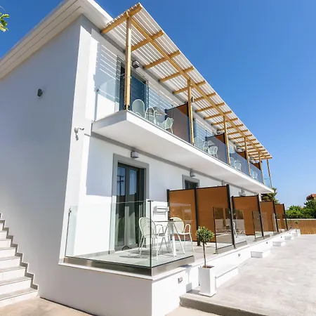 Bed & Breakfast White Canvas Boutique 4*