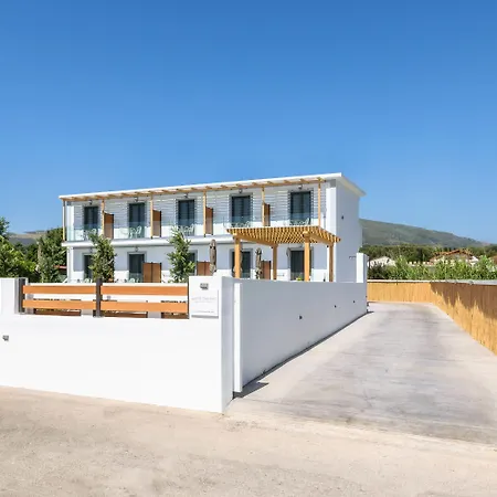 White Canvas Boutique Bed and breakfast 4*