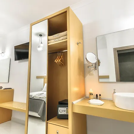 White Canvas Boutique Bed and breakfast 4*