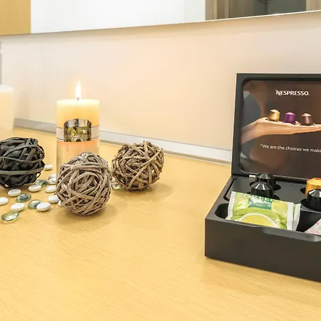 White Canvas Boutique 拉加纳斯