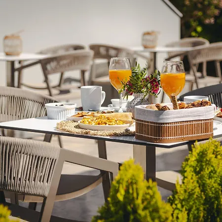 White Canvas Boutique 4* Laganas