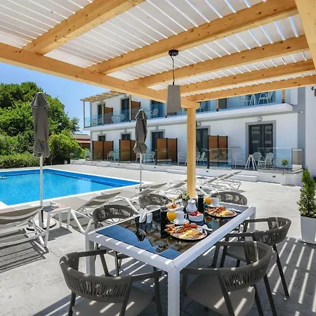 White Canvas Boutique B&B 3*
