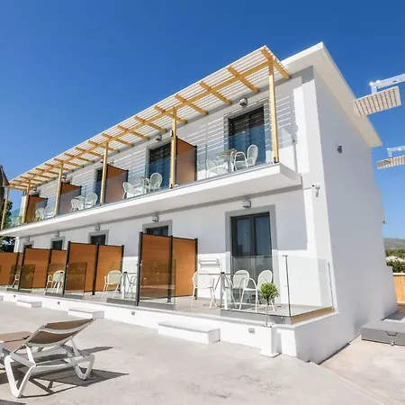 White Canvas Boutique B&B 3*
