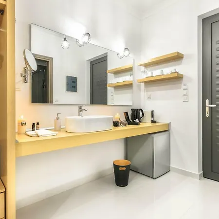 White Canvas Boutique 3* Laganász