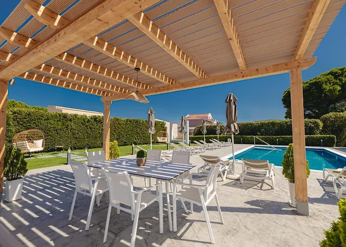 White Canvas Boutique Bed and breakfast 4*