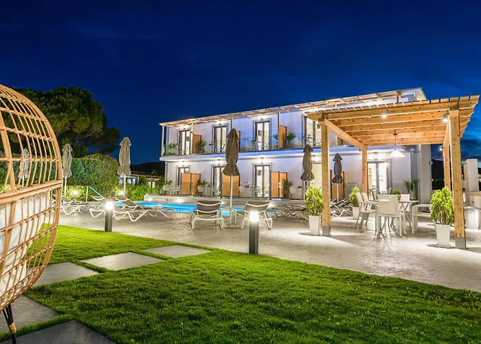 White Canvas Boutique Bed and breakfast Laganas