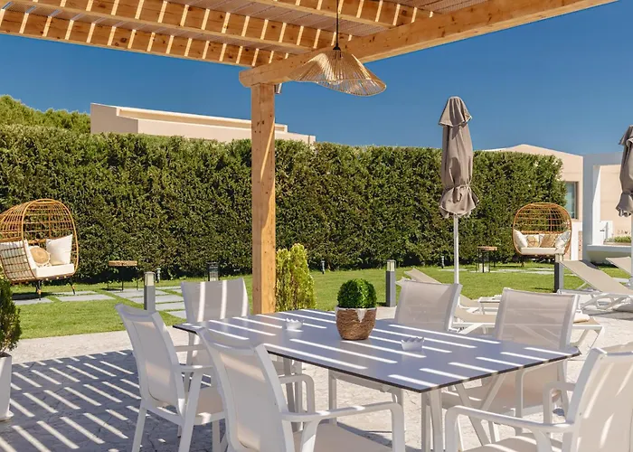 White Canvas Boutique Bed and breakfast Laganas