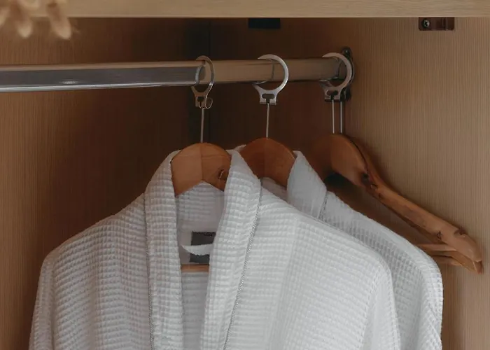 White Canvas Boutique 4*