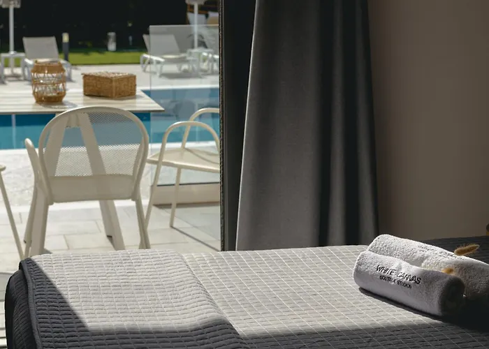 White Canvas Boutique Bed and breakfast 4*