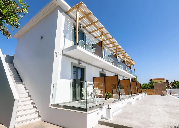 Bed and breakfast White Canvas Boutique 4*