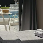 White Canvas Boutique B&B 4*