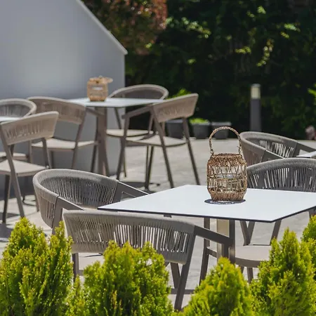 White Canvas Boutique 4* Λαγανάς