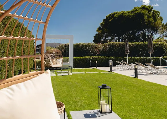White Canvas Boutique 4* Laganas