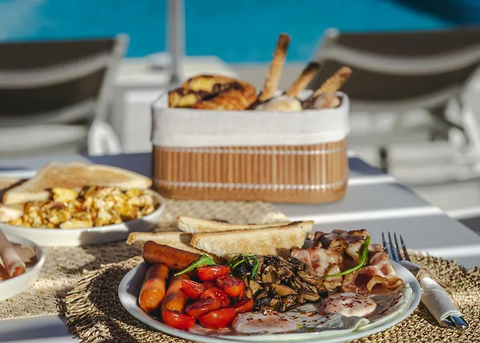 White Canvas Boutique Laganas