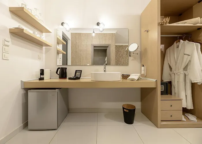 Oda ve Kahvaltı White Canvas Boutique Laganas