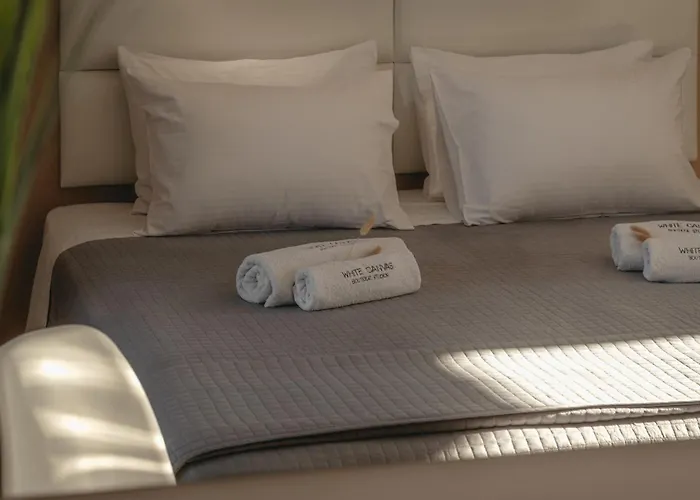 White Canvas Boutique 4*