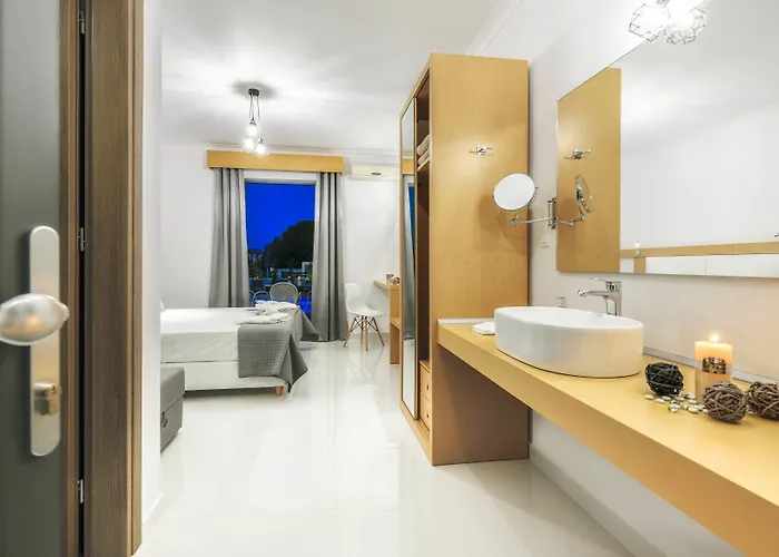 White Canvas Boutique 4* Laganas