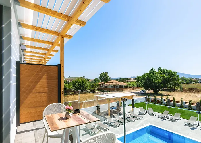 White Canvas Boutique Laganas